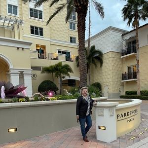 Meet your Posher, Eva